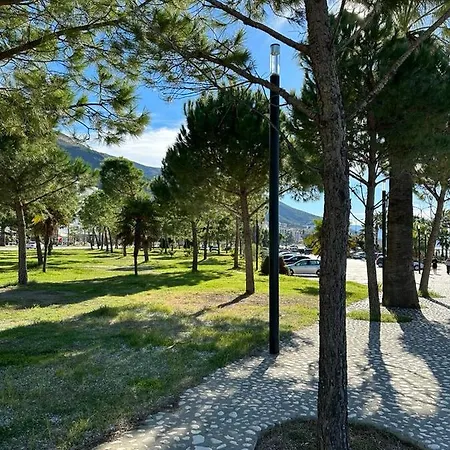 Beachfront With Facilities Апартаменты Влёра